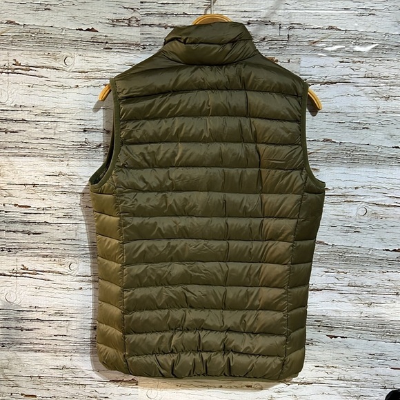 Joe fresh army green puffer vest size small - Picture 6 of 8